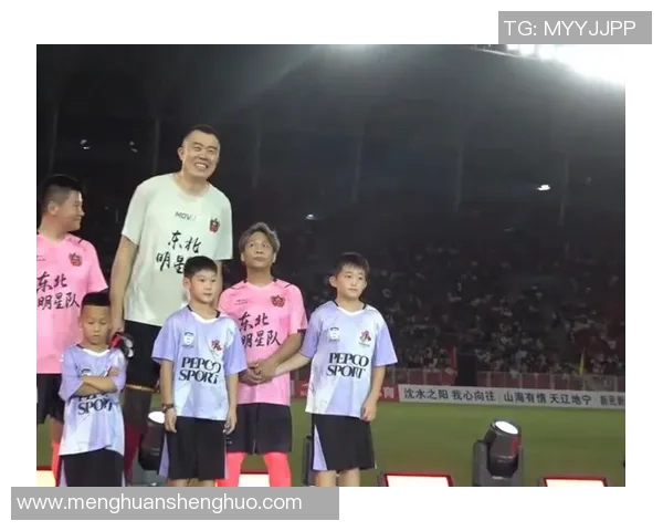 身高一米八五的足球明星如何在绿茵场上展现非凡魅力与实力